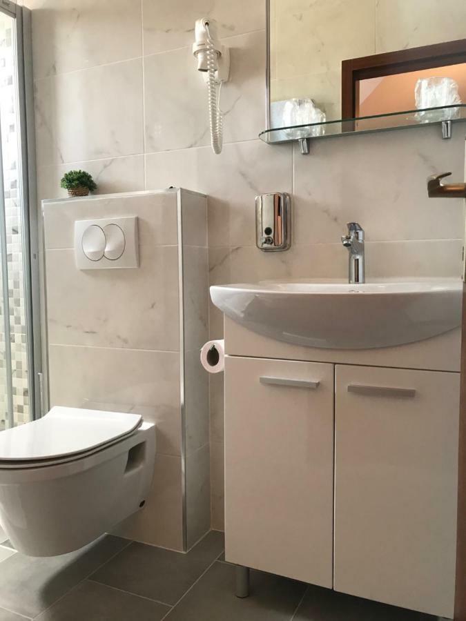 Villa Lucia Premium Rooms Primošten المظهر الخارجي الصورة